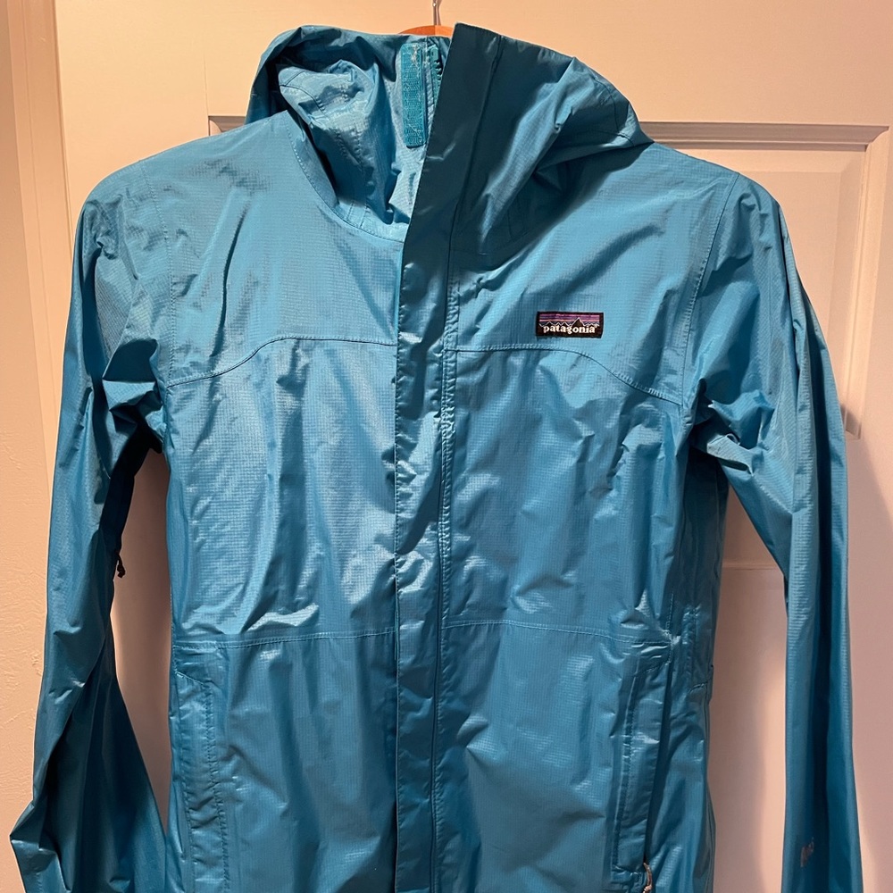 Patagonia women’s hard shell jacket.